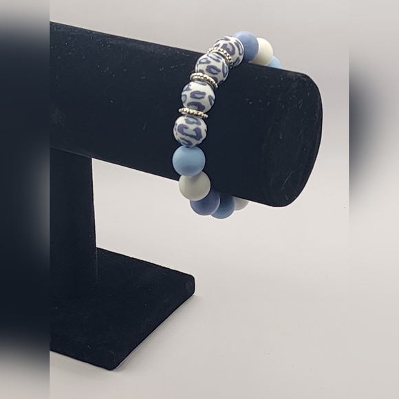 Blue silicone bracelet leopard print Design by FreeSpirit (Me!) - Picture 5 of 5